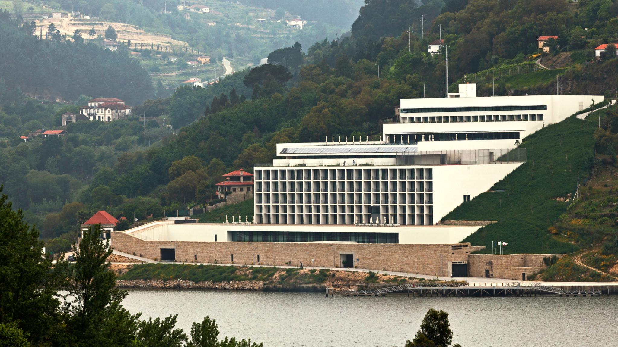 Douro Royal Valley Hotel & Spa Ribadouro Exterior photo The university library