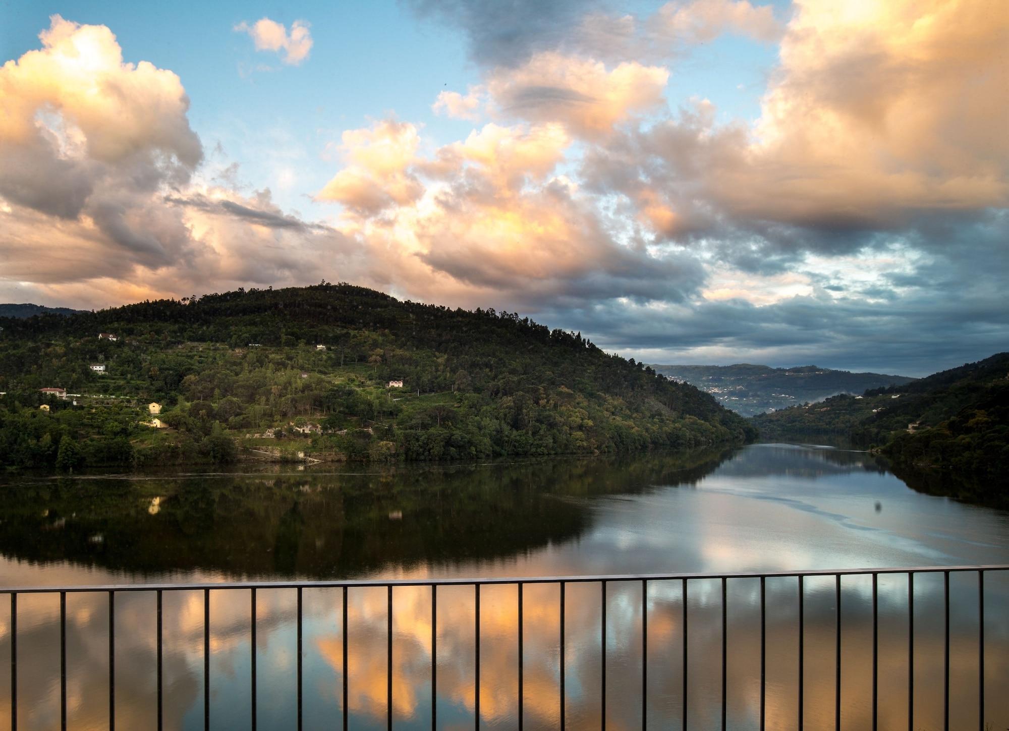 Douro Royal Valley Hotel & Spa Ribadouro Exterior photo View of the river at the dam